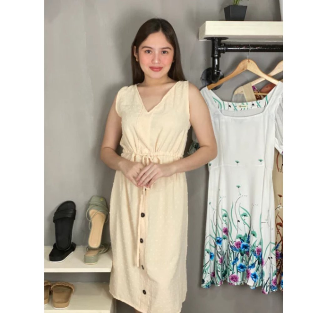 Christable V-neckline
